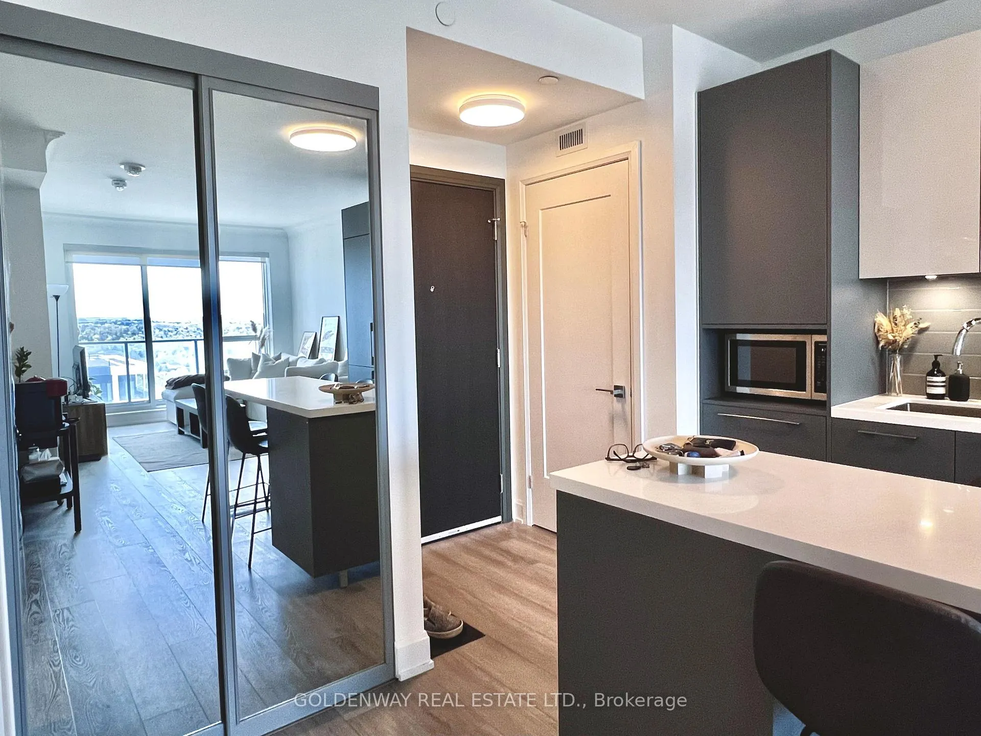Photo 2 of Unit 2608, 8 Water Walk Drive, Markham, Unionville — HOMEH