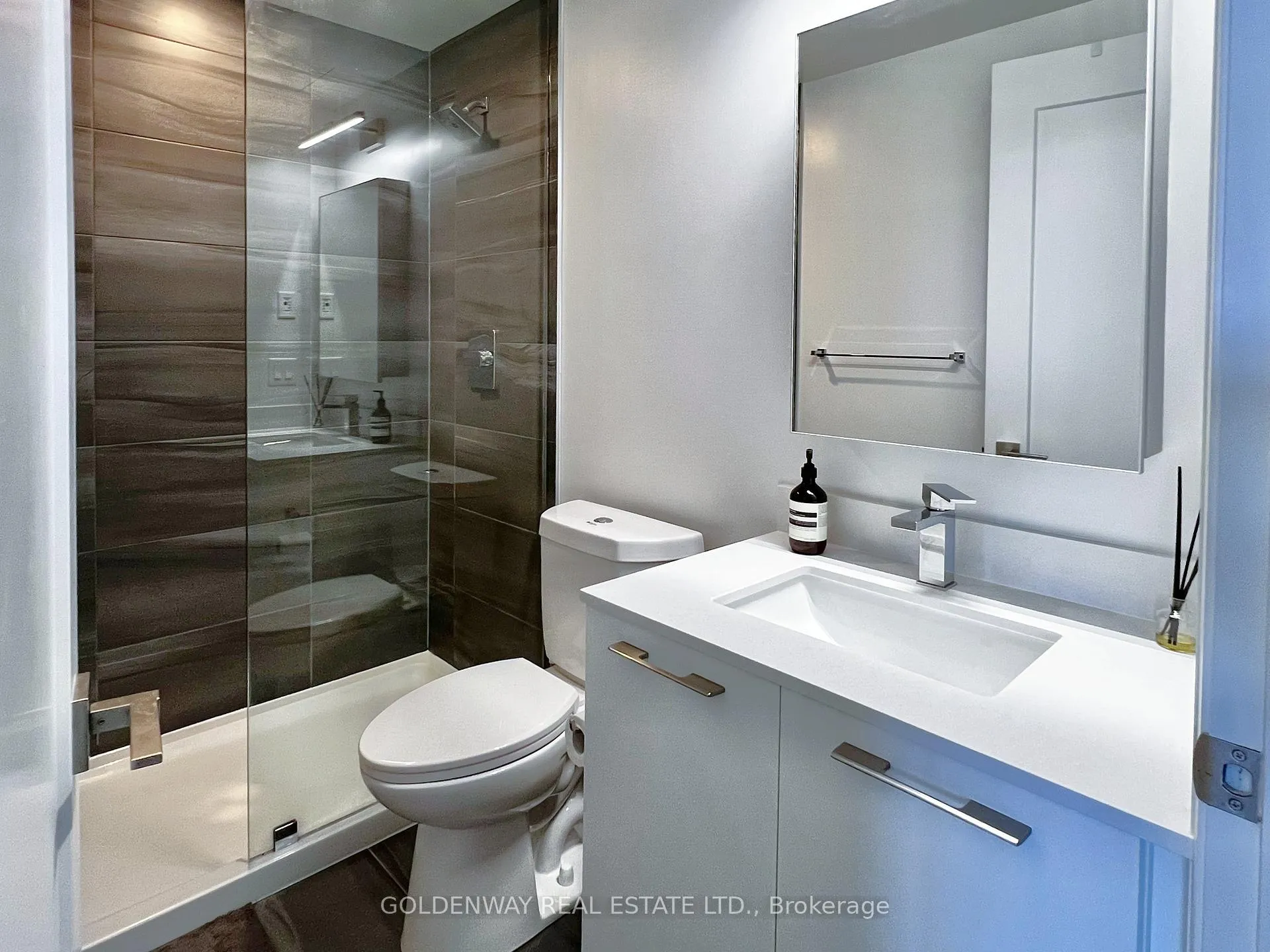 Photo 10 of Unit 2608, 8 Water Walk Drive, Markham, Unionville — HOMEH