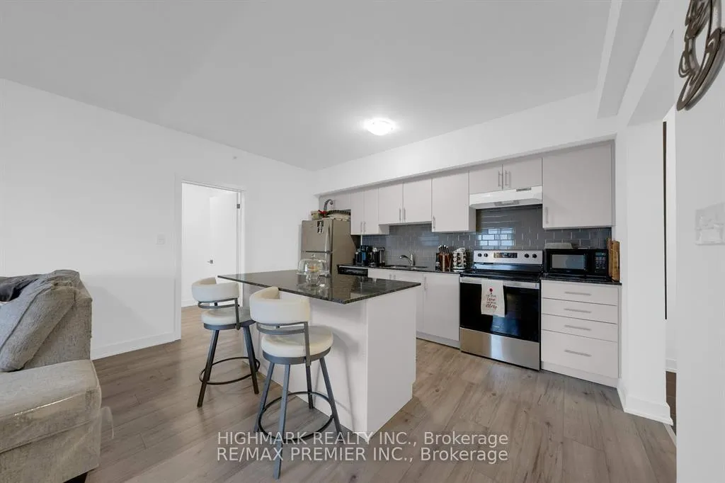 Photo 6 of Unit 404, 4 Spice Way, Barrie, Rural Barrie Southeast — HOMEH