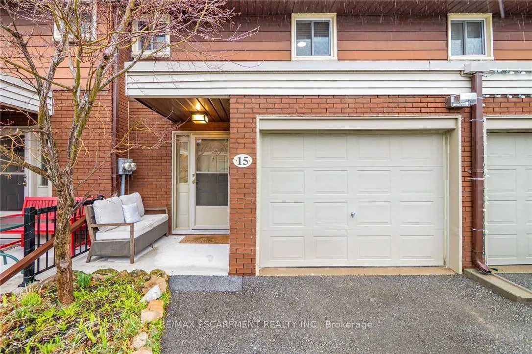 Photo 1 of Unit 15, 23 Watsons Lane, Hamilton, Dundas — HOMEH