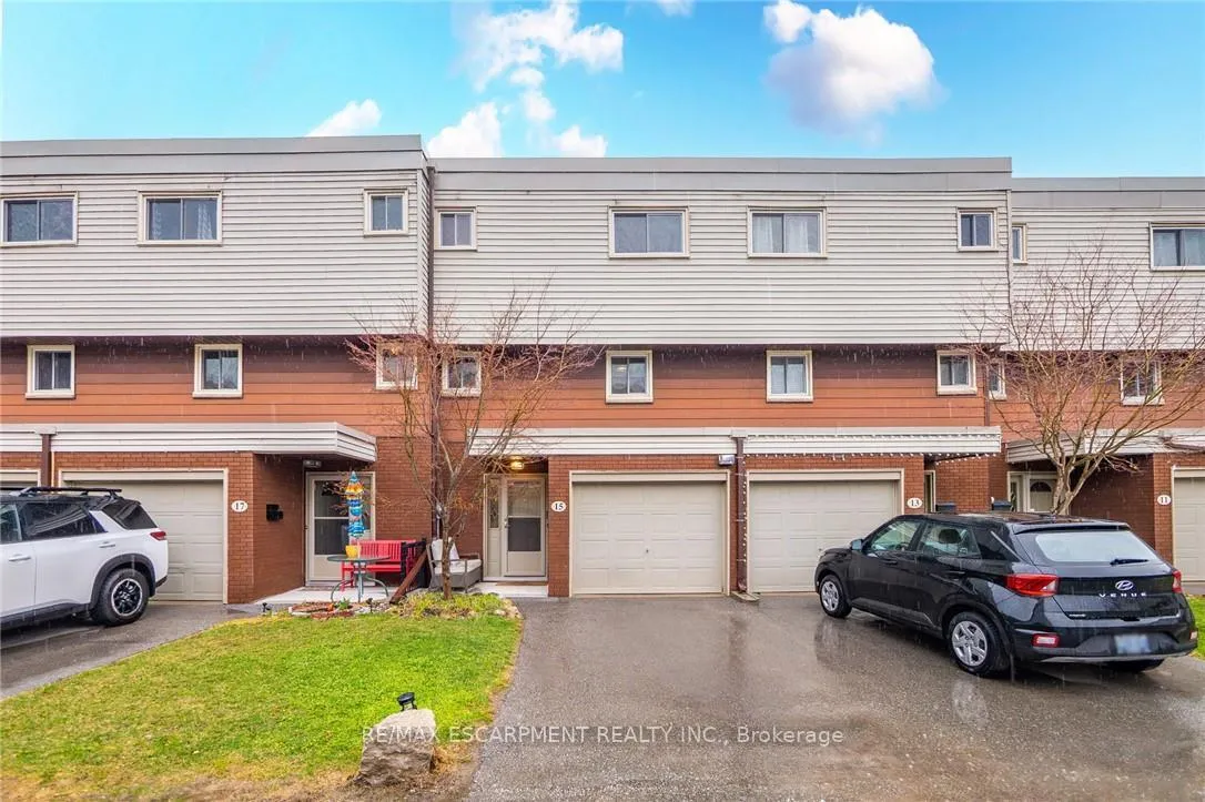 Photo 2 of Unit 15, 23 Watsons Lane, Hamilton, Dundas — HOMEH