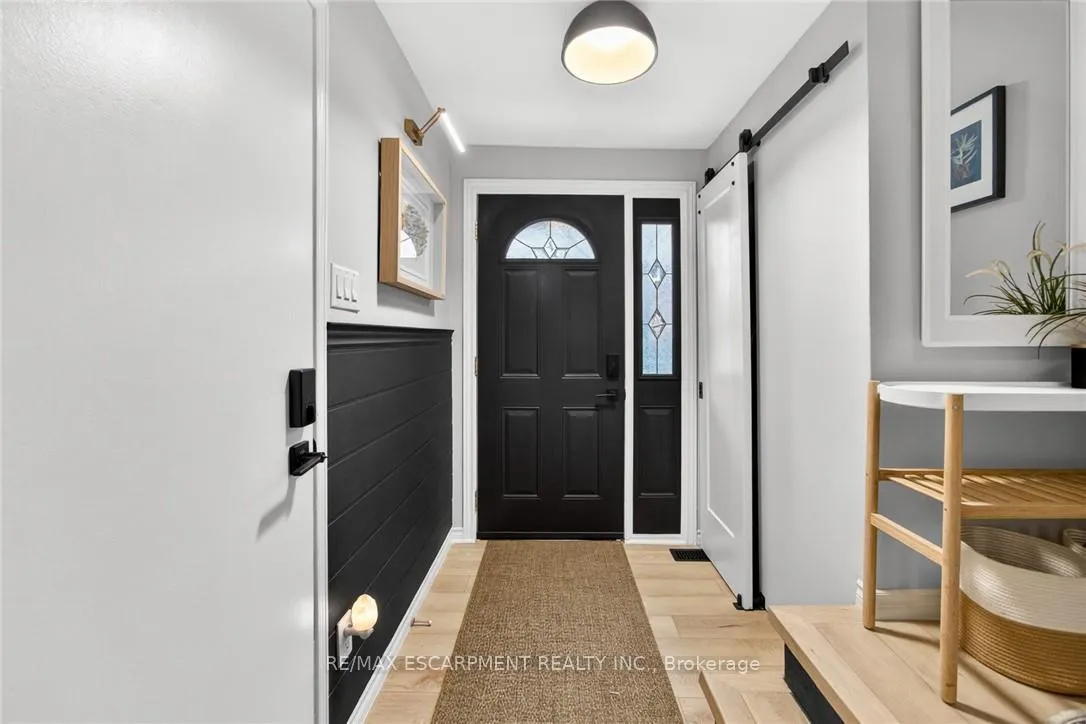 Photo 4 of Unit 15, 23 Watsons Lane, Hamilton, Dundas — HOMEH