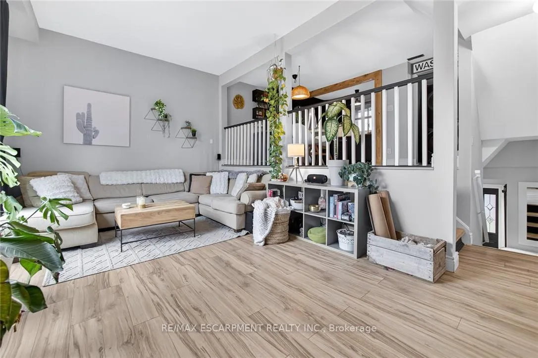 Photo 8 of Unit 15, 23 Watsons Lane, Hamilton, Dundas — HOMEH