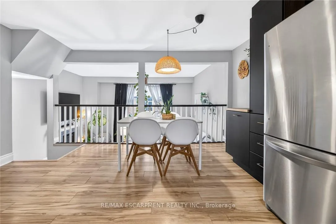Photo 14 of Unit 15, 23 Watsons Lane, Hamilton, Dundas — HOMEH