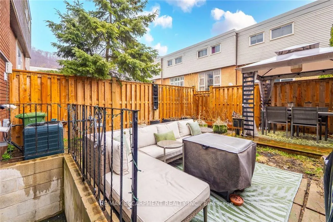 Photo 33 of Unit 15, 23 Watsons Lane, Hamilton, Dundas — HOMEH