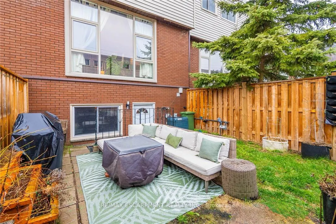 Photo 34 of Unit 15, 23 Watsons Lane, Hamilton, Dundas — HOMEH