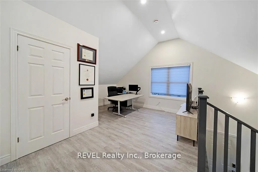 Photo 10 of MAIN/ 4102 Portage Road, Niagara Falls, Cherrywood — HOMEH