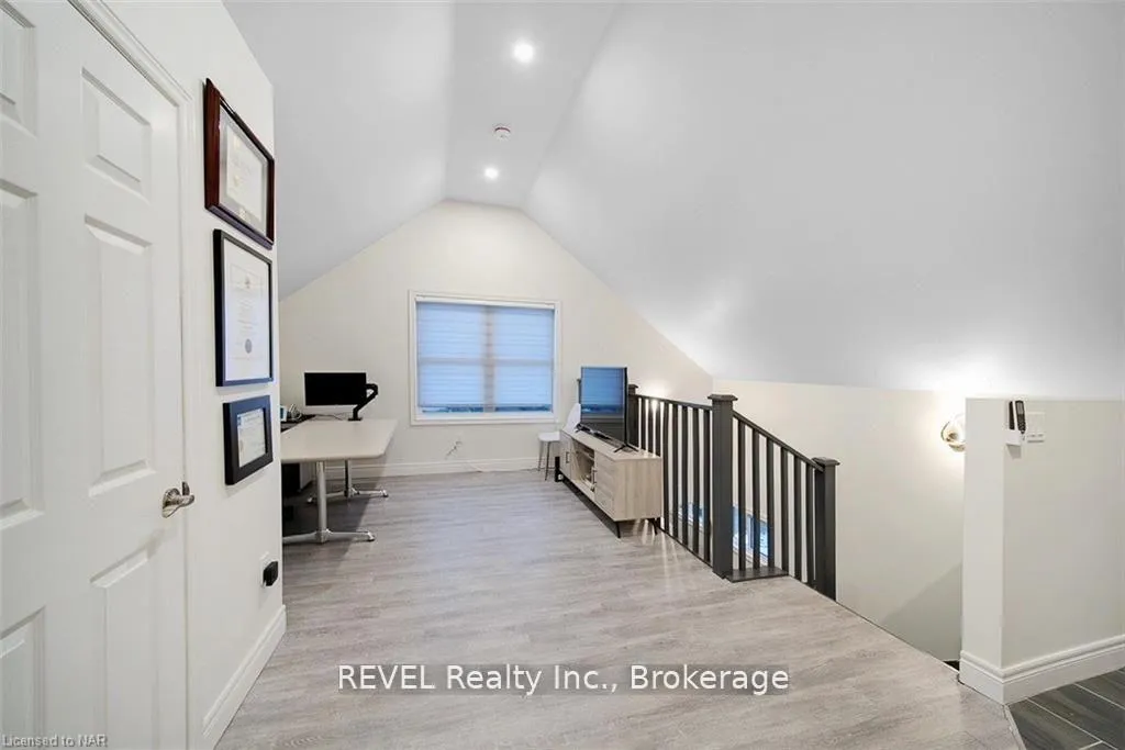 Photo 11 of MAIN/ 4102 Portage Road, Niagara Falls, Cherrywood — HOMEH