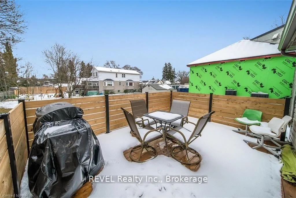Photo 23 of MAIN/ 4102 Portage Road, Niagara Falls, Cherrywood — HOMEH