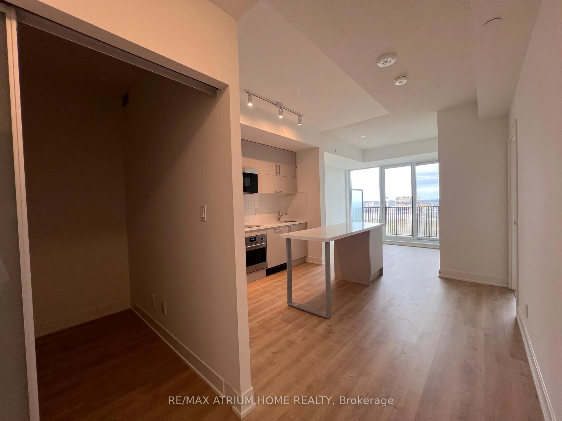 Photo 6 of Unit 1119, 56 Andre de Grasse Street, Markham, Unionville — HOMEH