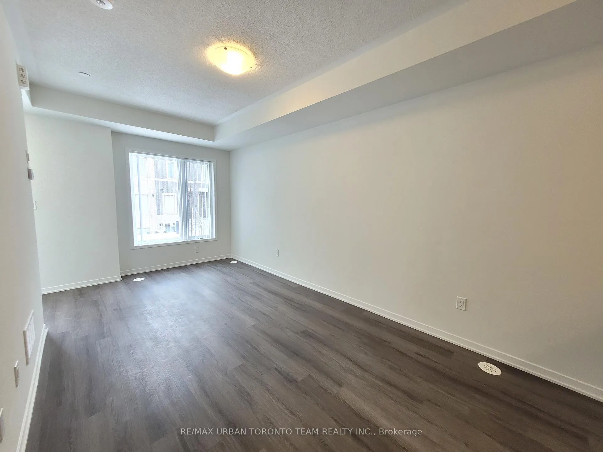 Photo 3 of Unit 217, 131 Honeycrisp Crescent, Vaughan, Vaughan Corporate Centre — HOMEH