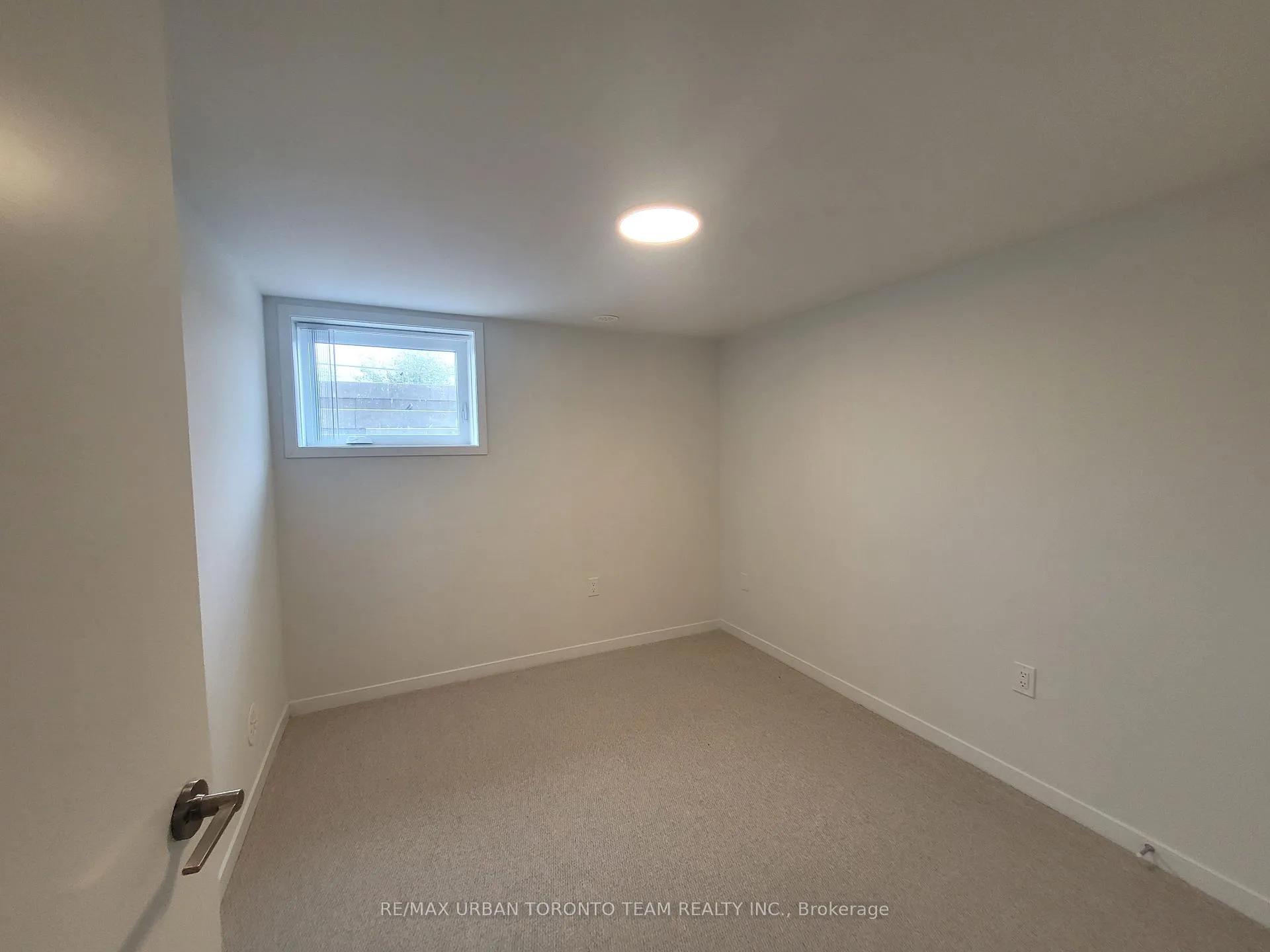Photo 9 of Unit 217, 131 Honeycrisp Crescent, Vaughan, Vaughan Corporate Centre — HOMEH