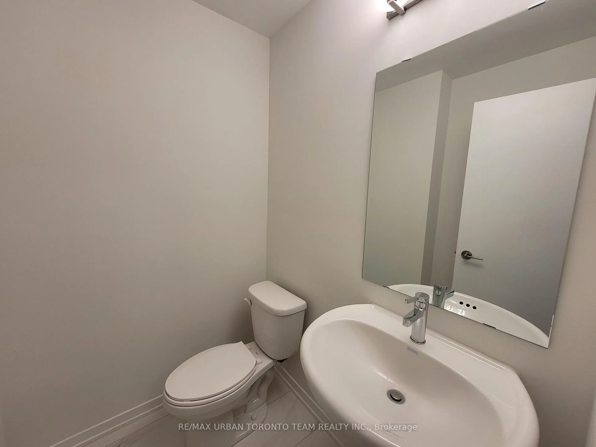 Photo 12 of Unit 217, 131 Honeycrisp Crescent, Vaughan, Vaughan Corporate Centre — HOMEH