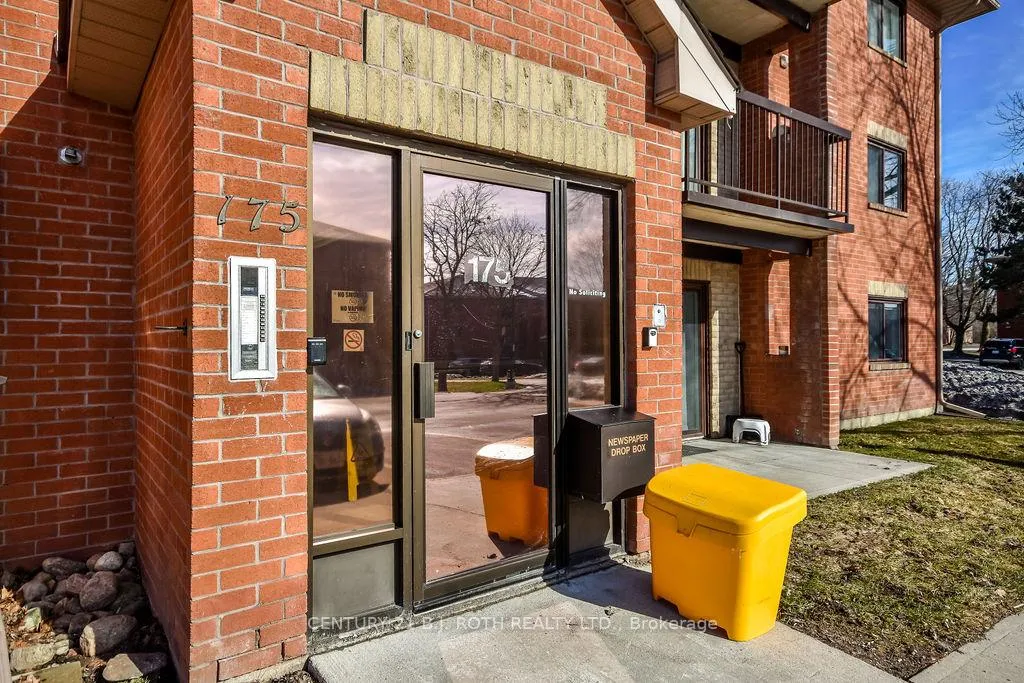 Photo 2 of Unit A7, 175 Edgehill Drive, Barrie, Letitia Heights — HOMEH