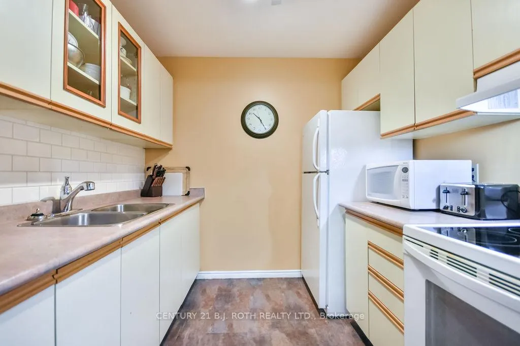 Photo 8 of Unit A7, 175 Edgehill Drive, Barrie, Letitia Heights — HOMEH