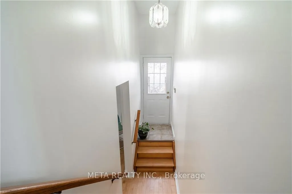 Photo 17 of 1 Resolute(upper Unit) Drive, Hamilton, Rushdale — HOMEH