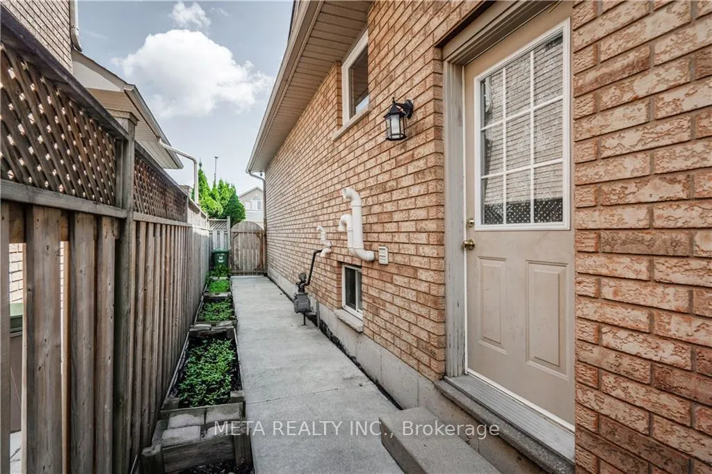 Photo 26 of 1 Resolute(upper Unit) Drive, Hamilton, Rushdale — HOMEH