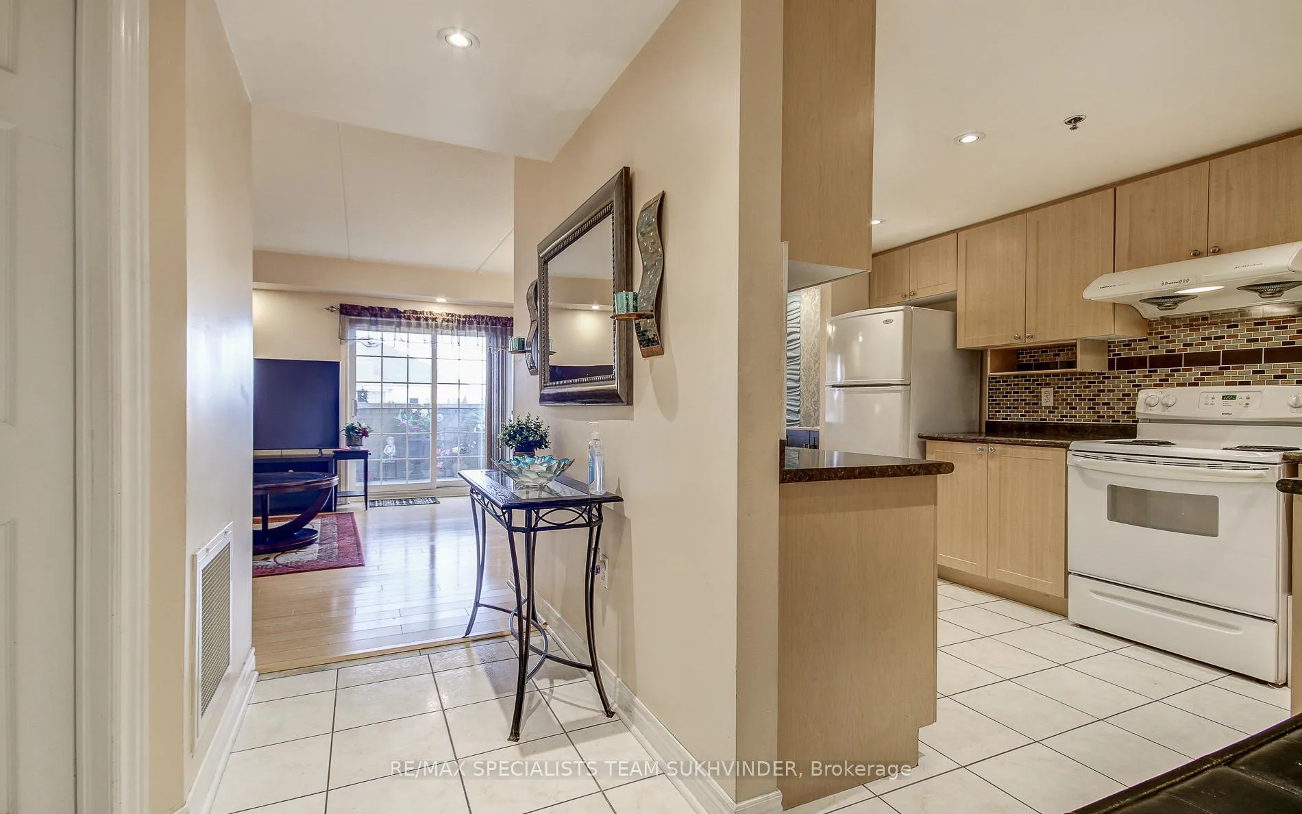 Photo 9 of Unit 116, 7428 Markham Road, Markham, Middlefield — HOMEH