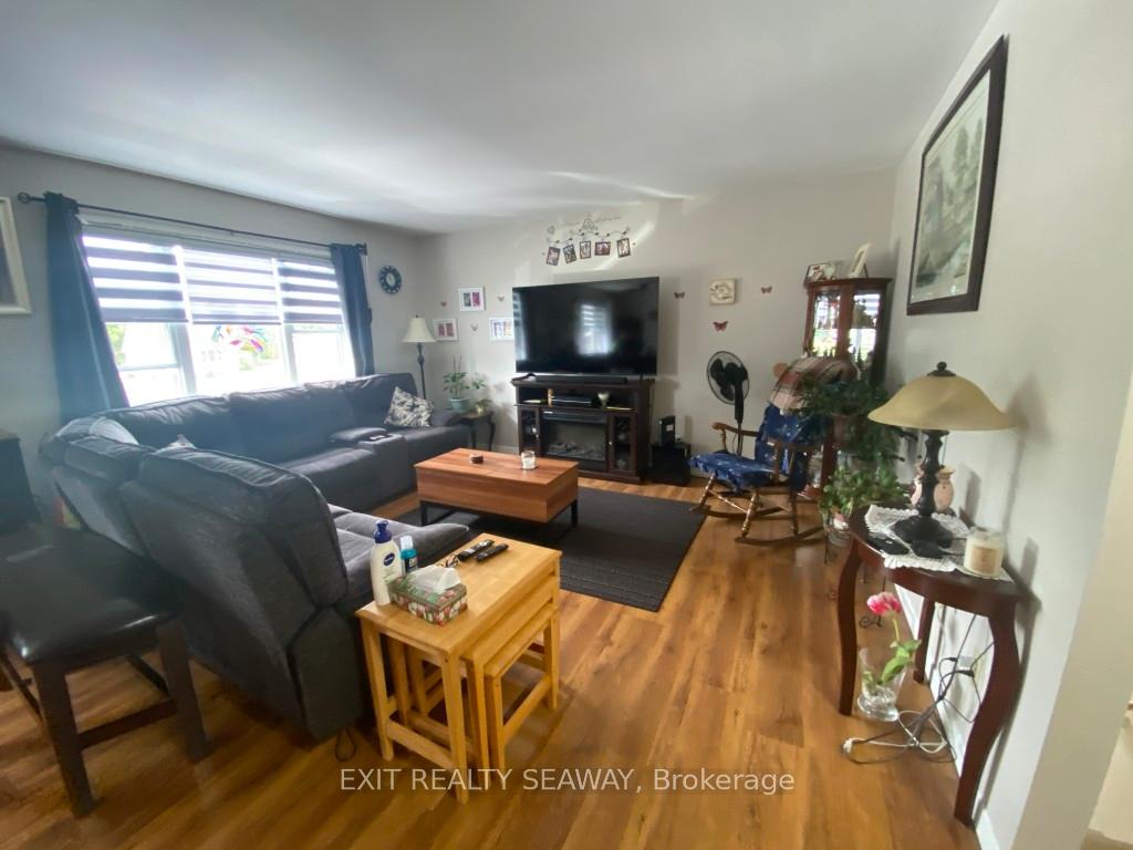 Photo 3 of 2153 Pitt Street, Cornwall — HOMEH