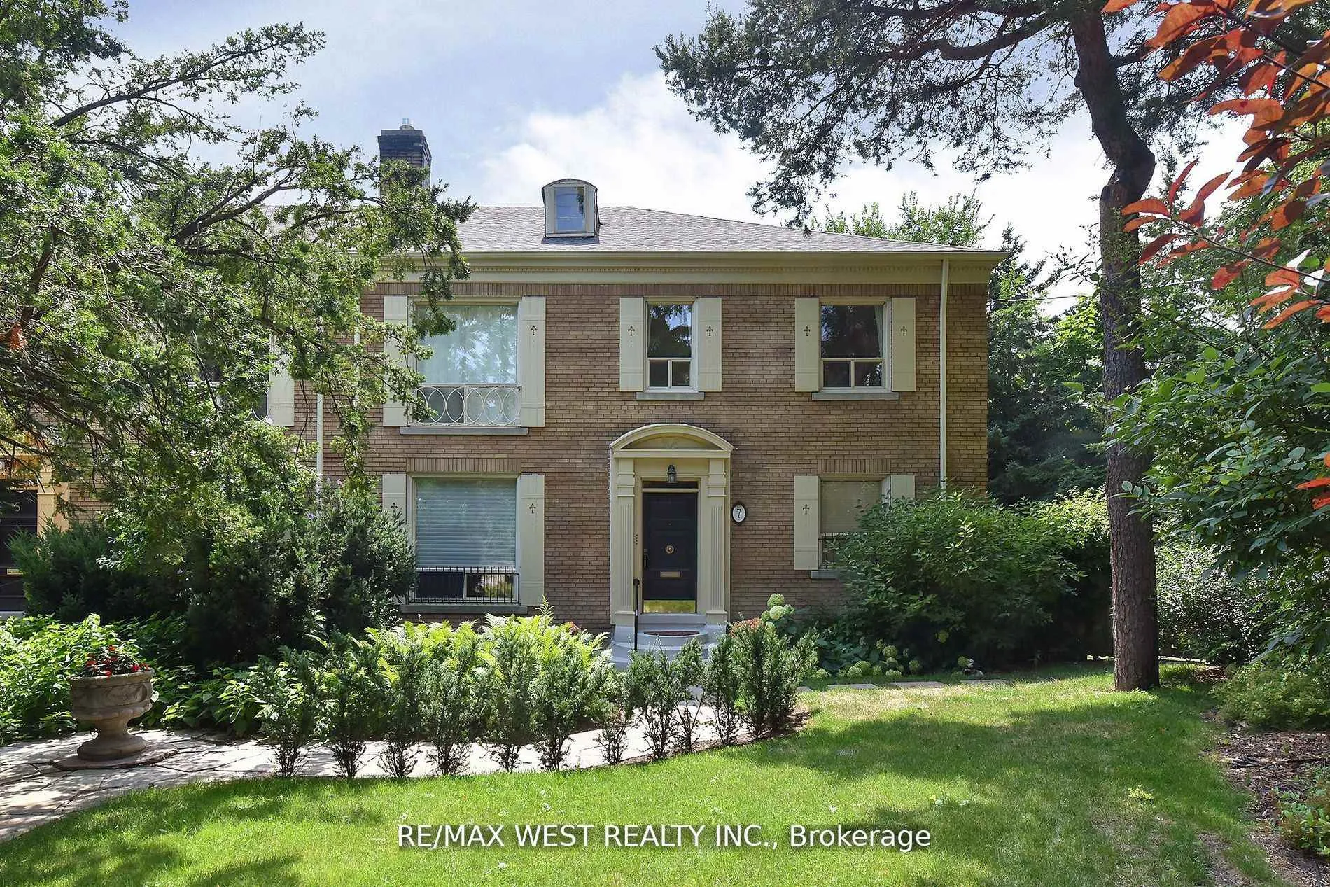 Photo 1 of Unit 2nd Flr, 7 Otter Crescent, Toronto, Bedford Park-Nortown — HOMEH
