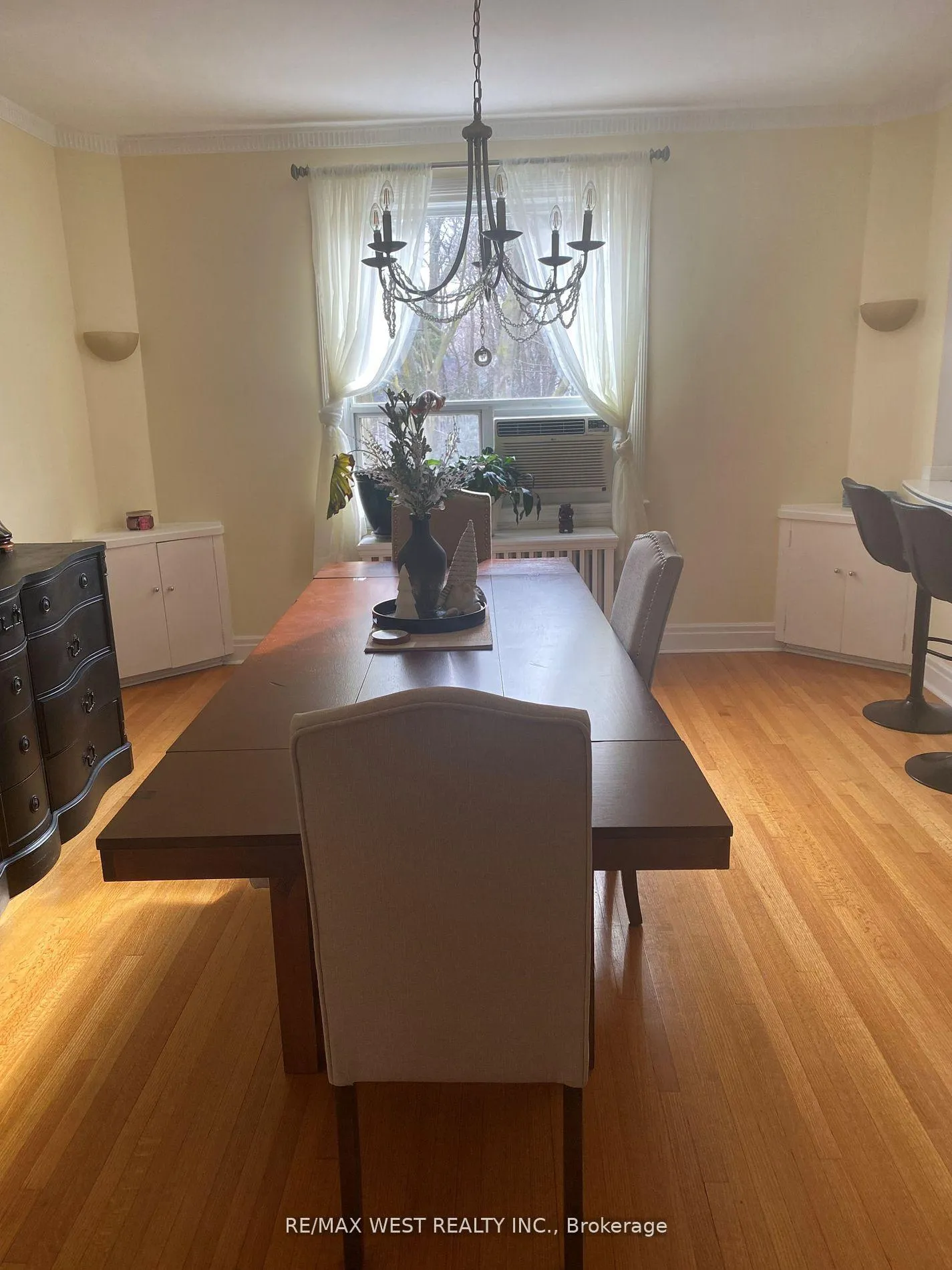 Photo 12 of Unit 2nd Flr, 7 Otter Crescent, Toronto, Bedford Park-Nortown — HOMEH