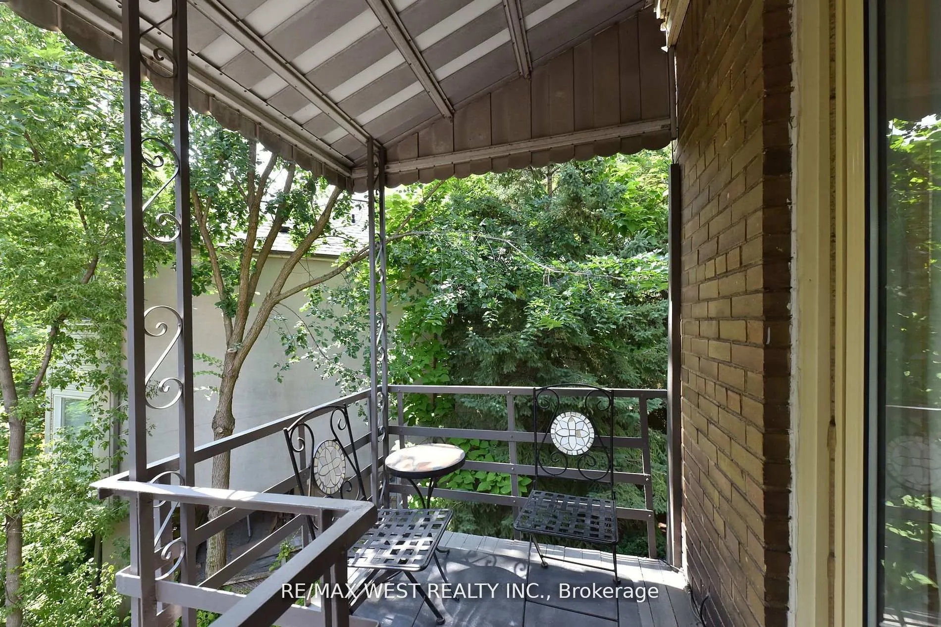 Photo 23 of Unit 2nd Flr, 7 Otter Crescent, Toronto, Bedford Park-Nortown — HOMEH