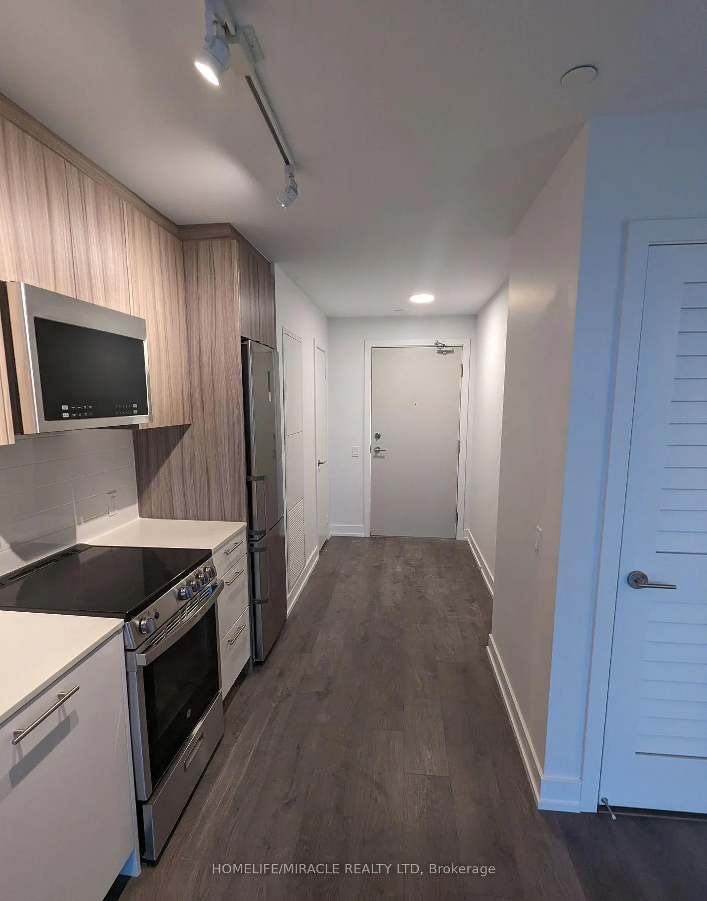 Photo 3 of Unit 212, 215 veterans Drive, Brampton, Northwest Brampton — HOMEH
