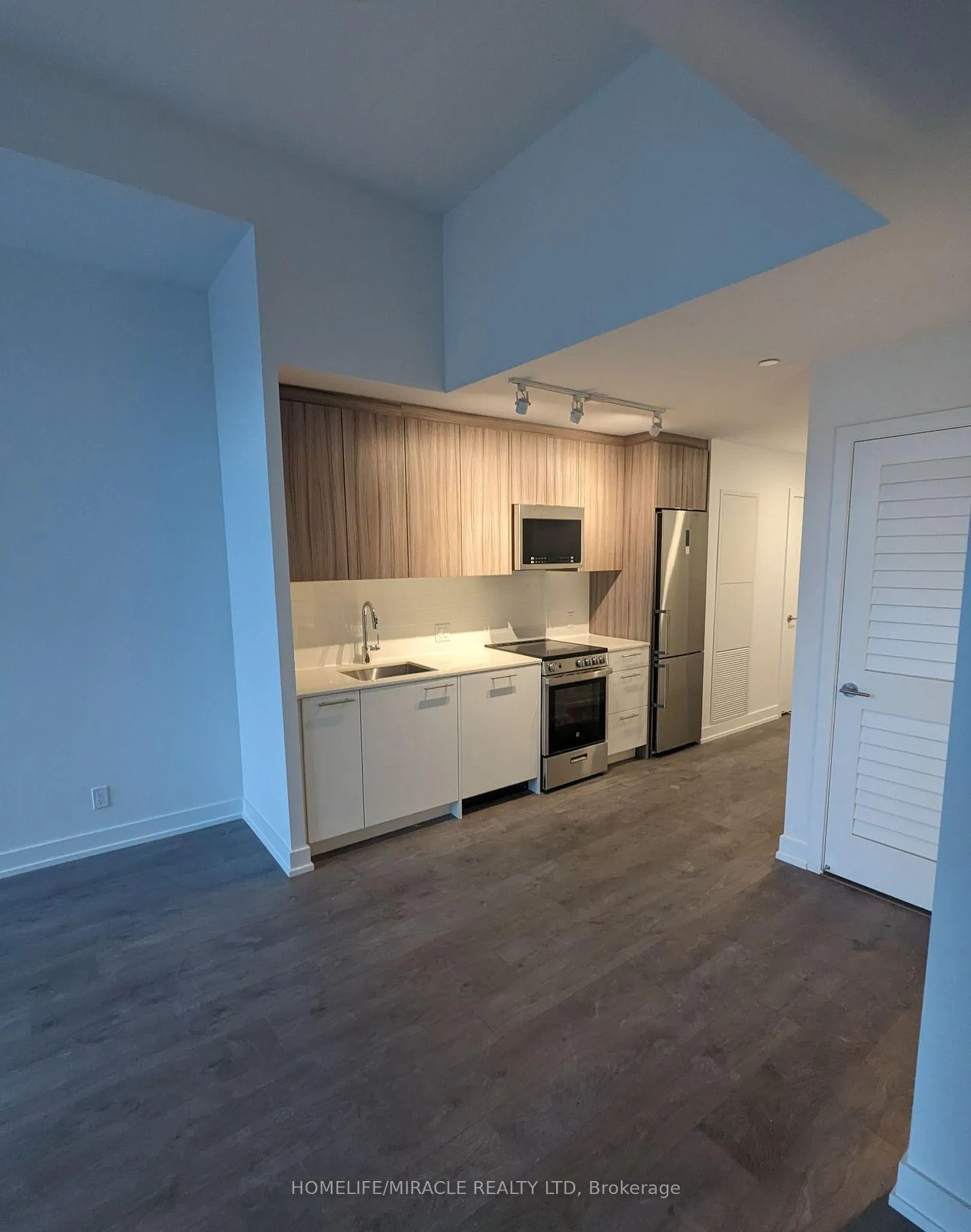 Photo 6 of Unit 212, 215 veterans Drive, Brampton, Northwest Brampton — HOMEH