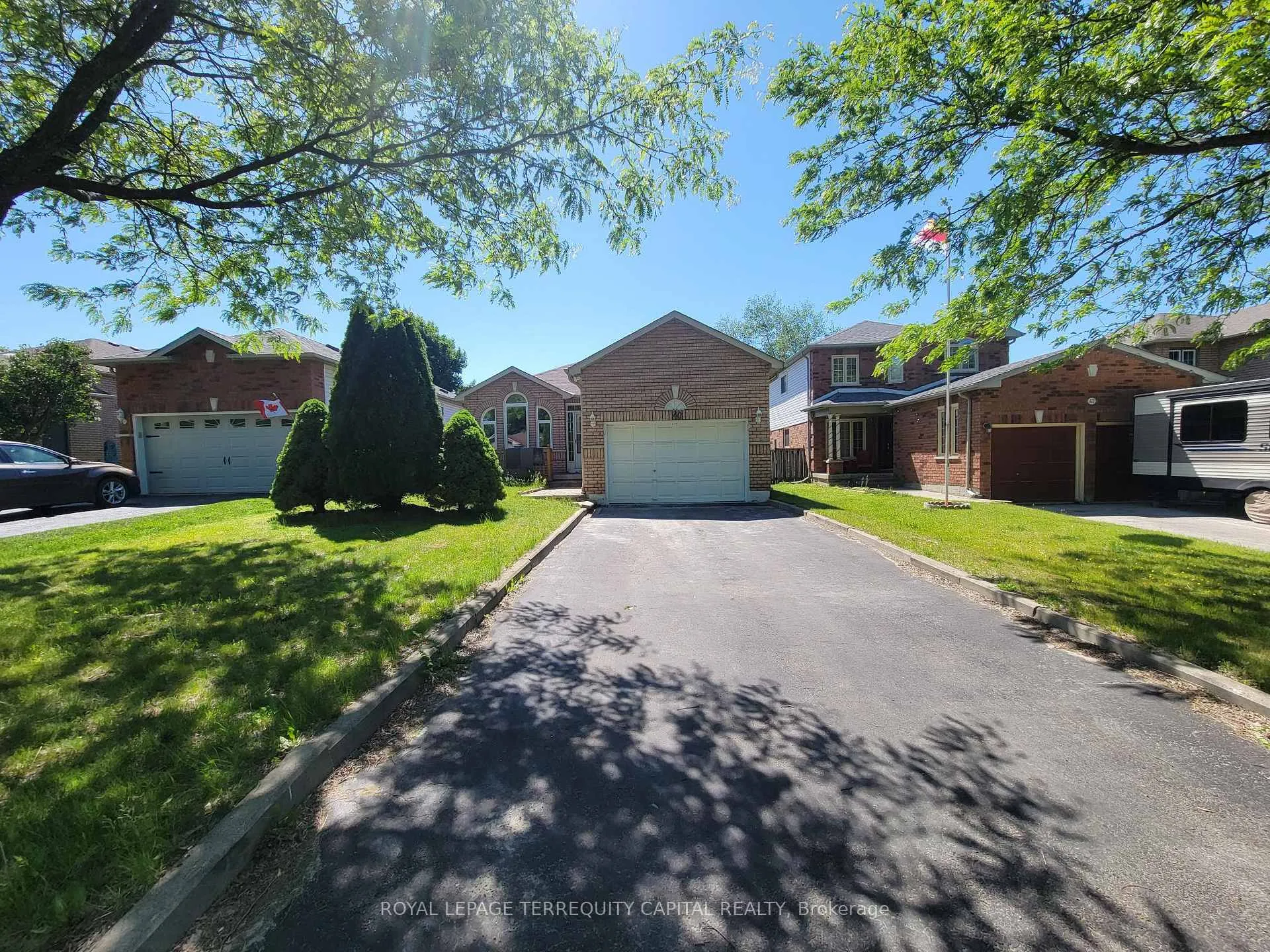 Front of Unit Upper, 40 Nicholson Drive