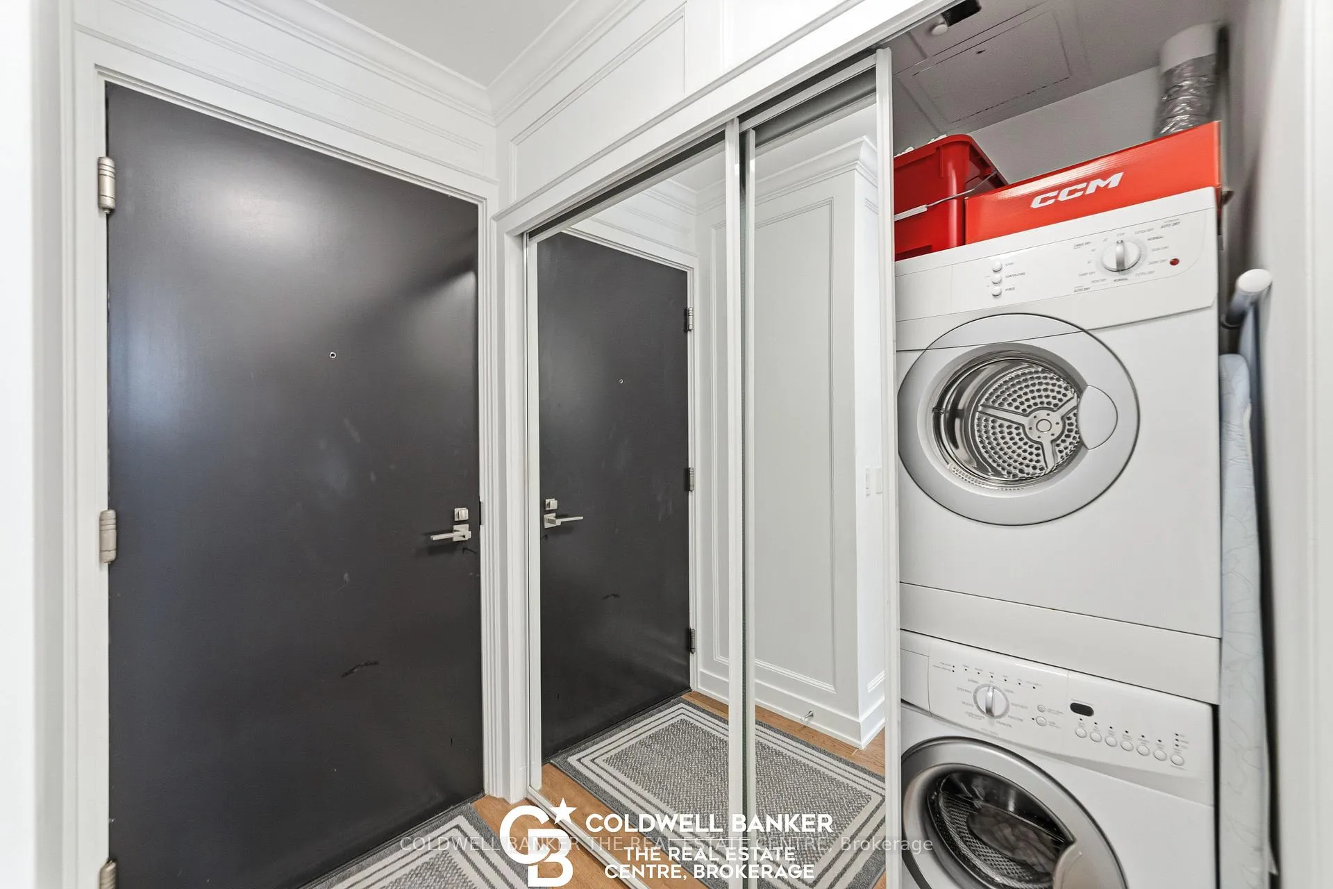 Photo 3 of Unit 408, 15 Beverley Street, Toronto, Kensington-Chinatown — HOMEH