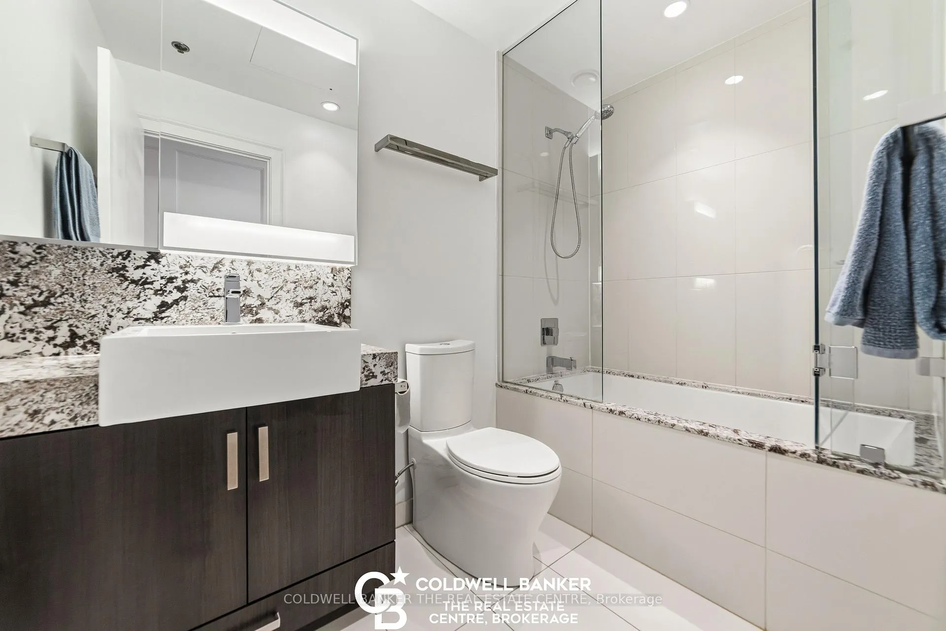 Photo 5 of Unit 408, 15 Beverley Street, Toronto, Kensington-Chinatown — HOMEH
