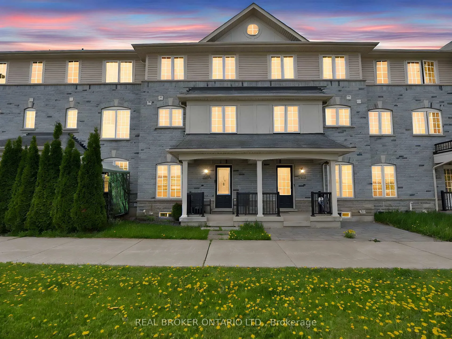 Front of 505 Rossland Road E
