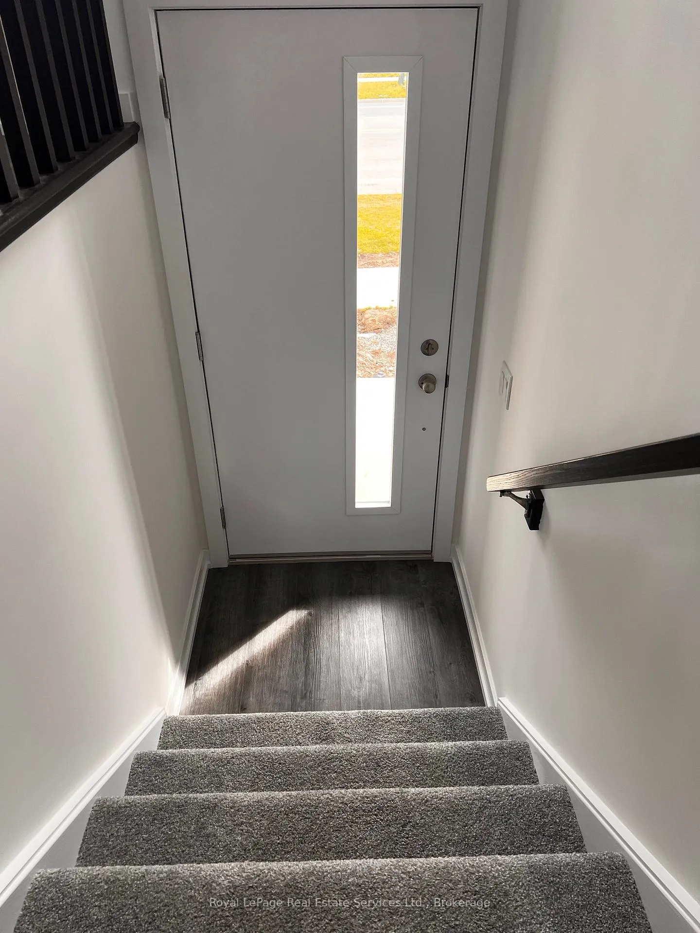 Photo 2 of 239 Burke Street, Hamilton, Waterdown — HOMEH