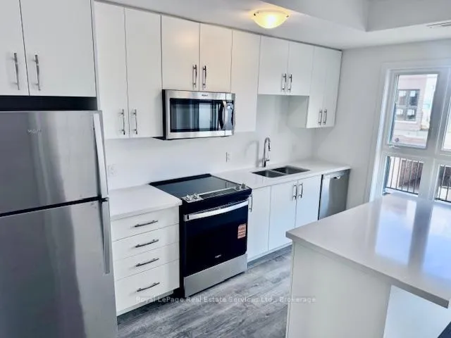 Photo 5 of 239 Burke Street, Hamilton, Waterdown — HOMEH