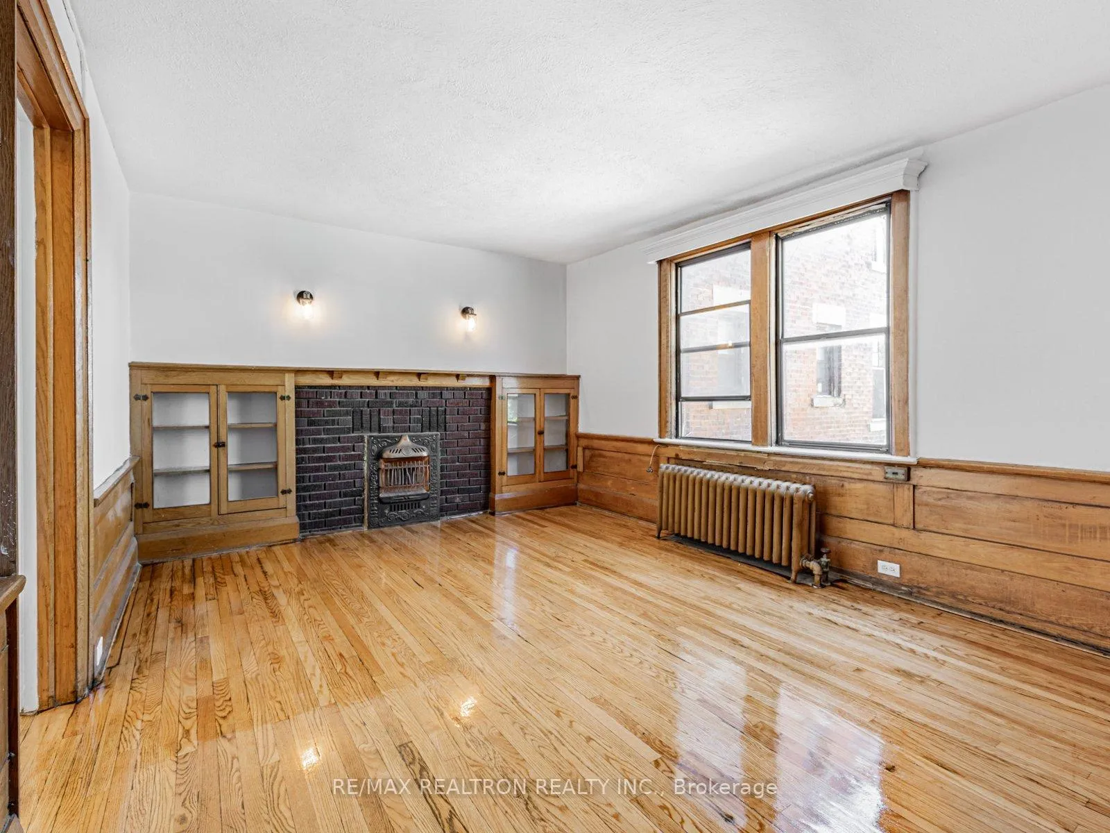 Photo 3 of Unit 44, 4 Kingston Road, Toronto, Woodbine Corridor — HOMEH