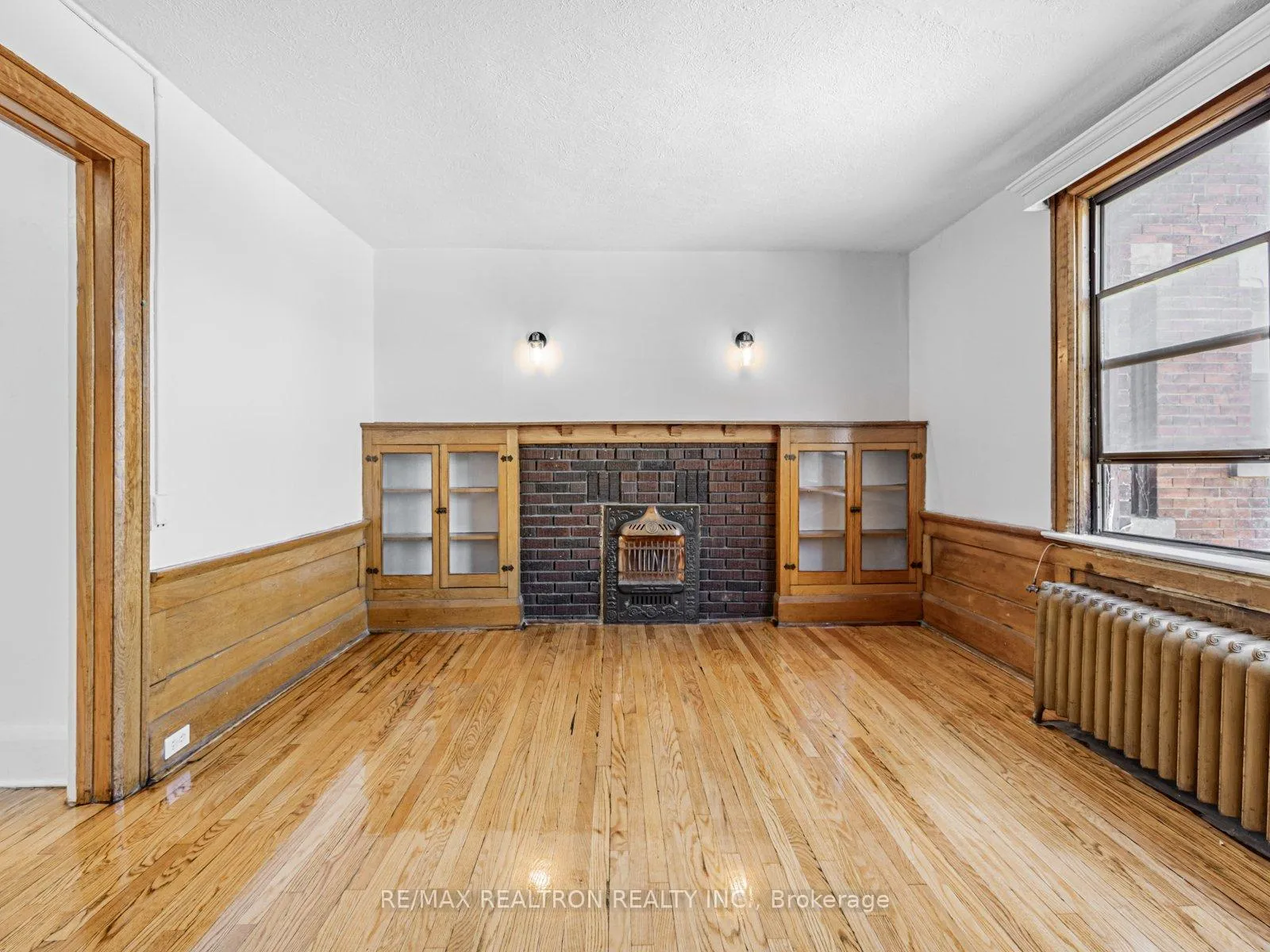 Photo 4 of Unit 44, 4 Kingston Road, Toronto, Woodbine Corridor — HOMEH