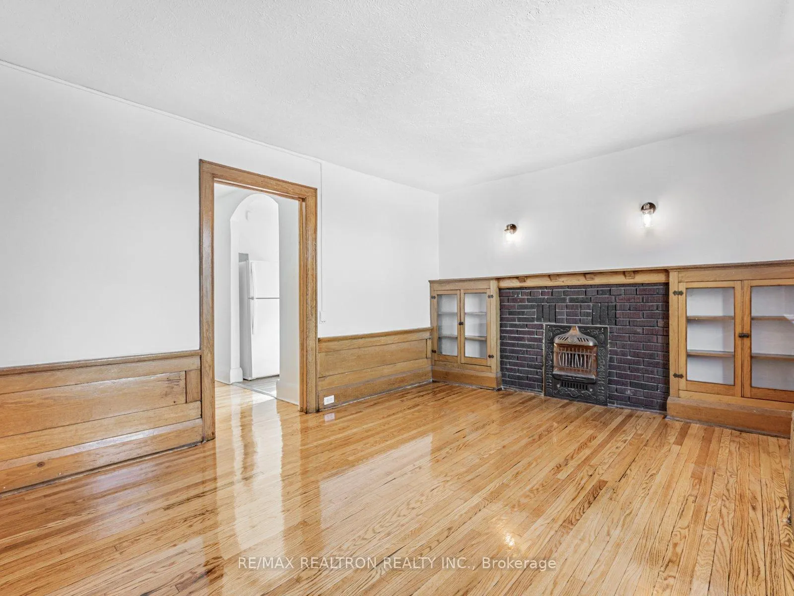 Photo 5 of Unit 44, 4 Kingston Road, Toronto, Woodbine Corridor — HOMEH