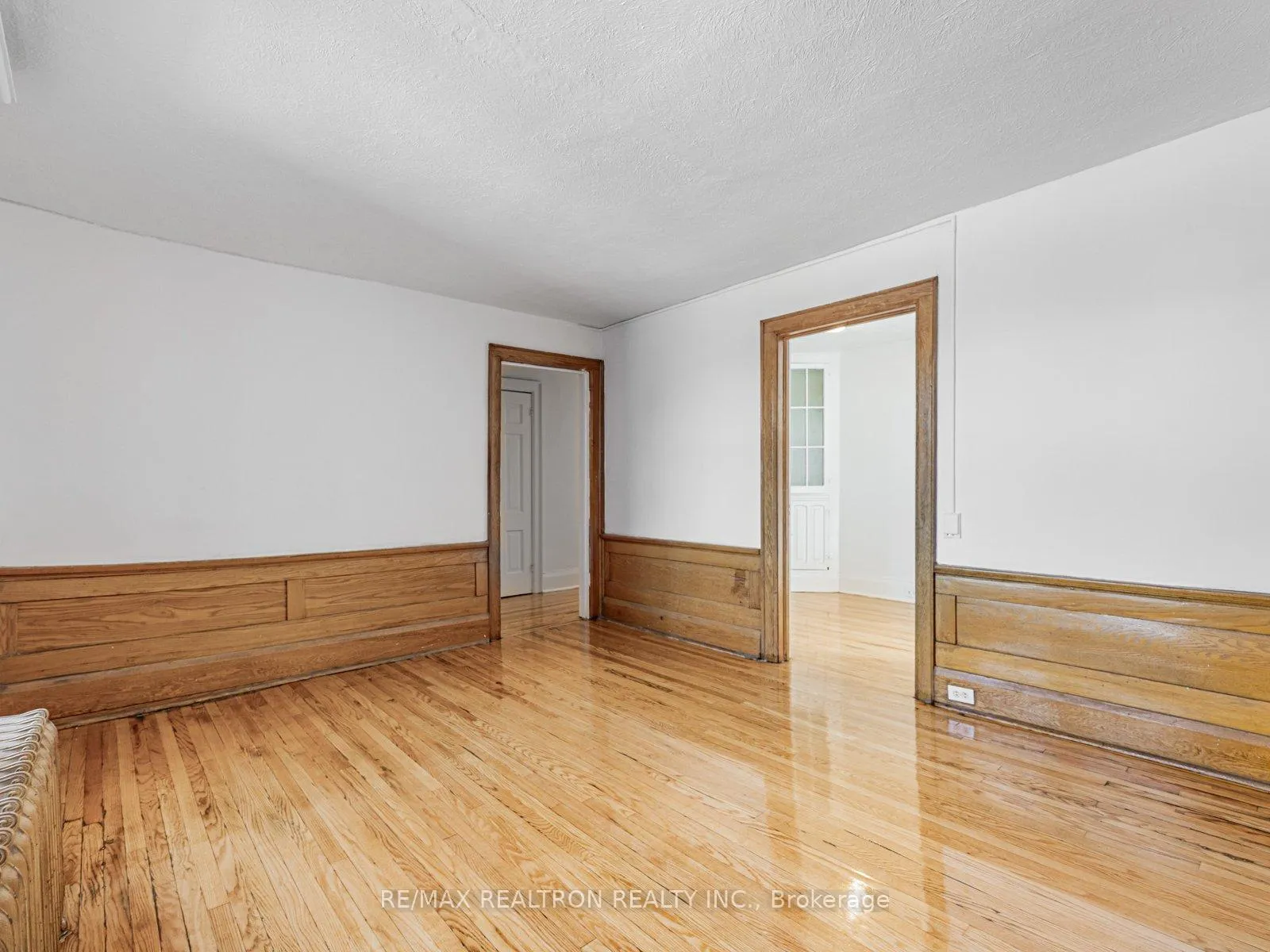 Photo 6 of Unit 44, 4 Kingston Road, Toronto, Woodbine Corridor — HOMEH