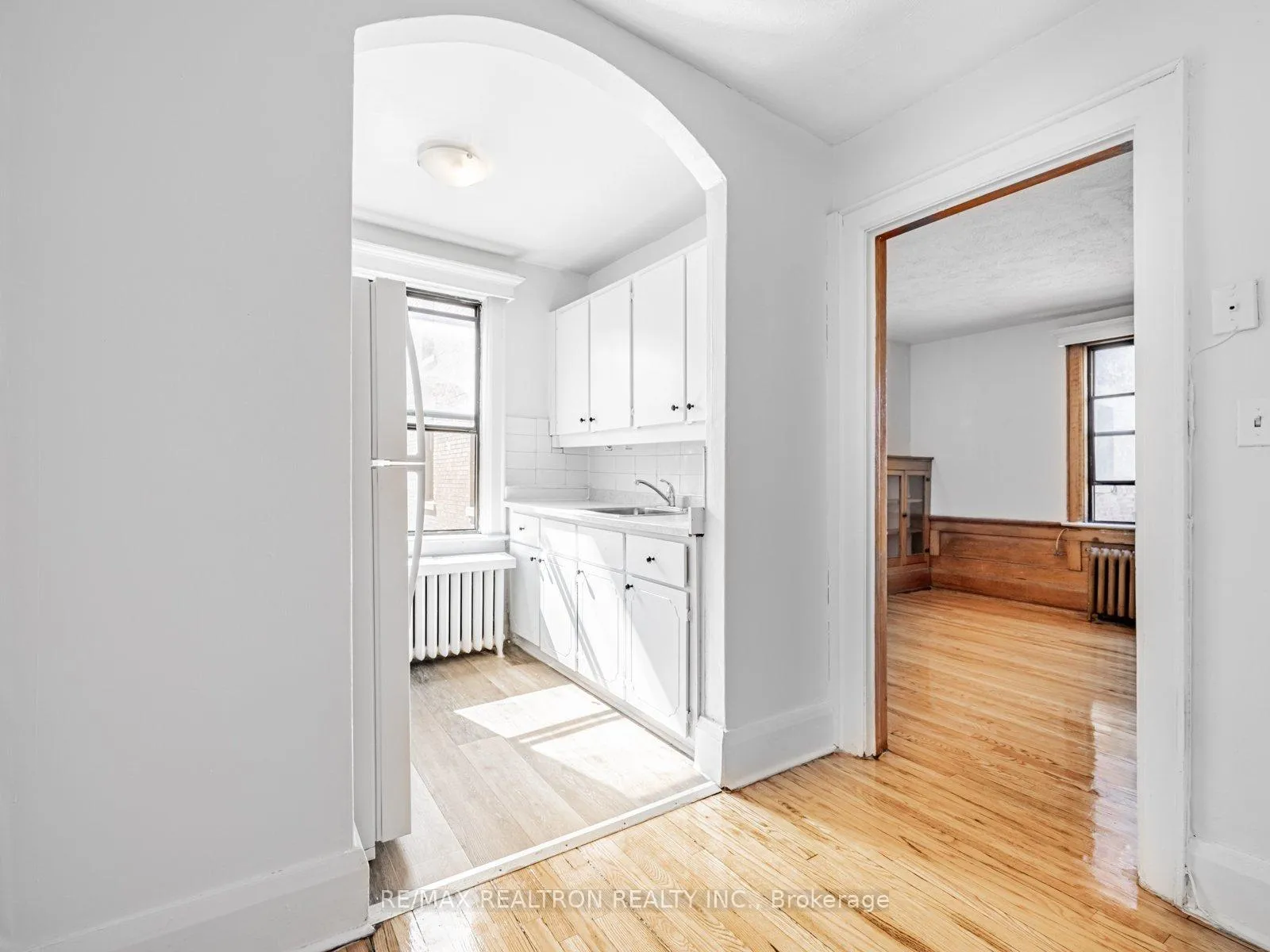 Photo 9 of Unit 44, 4 Kingston Road, Toronto, Woodbine Corridor — HOMEH