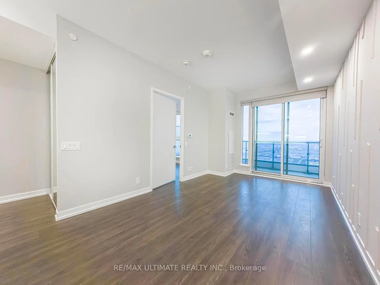 Photo 7 of Unit 3012, 5 Buttermill Avenue, Vaughan, Vaughan Corporate Centre — HOMEH