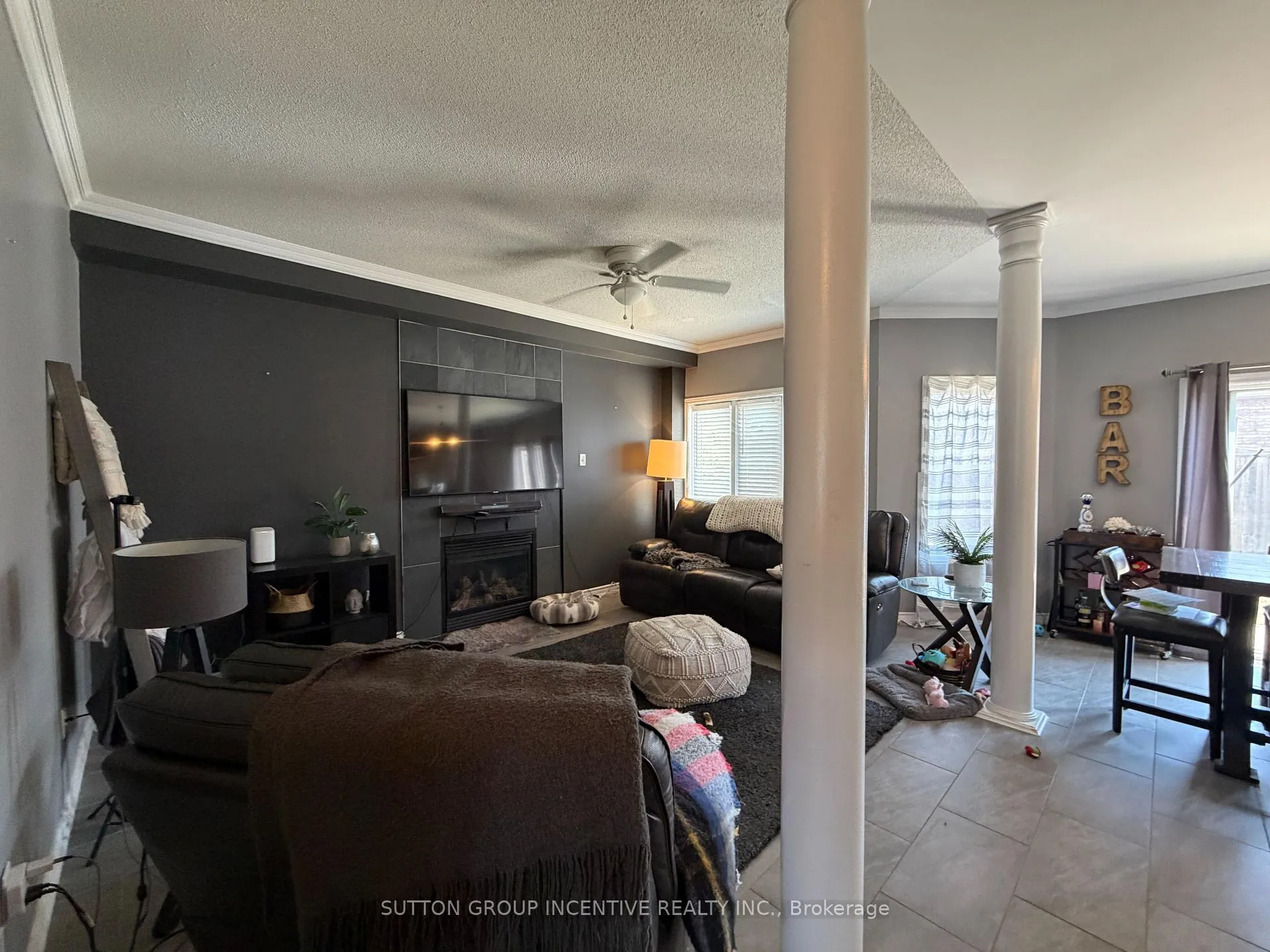 Photo 4 of 422 Mapleton Avenue, Barrie, Ardagh — HOMEH