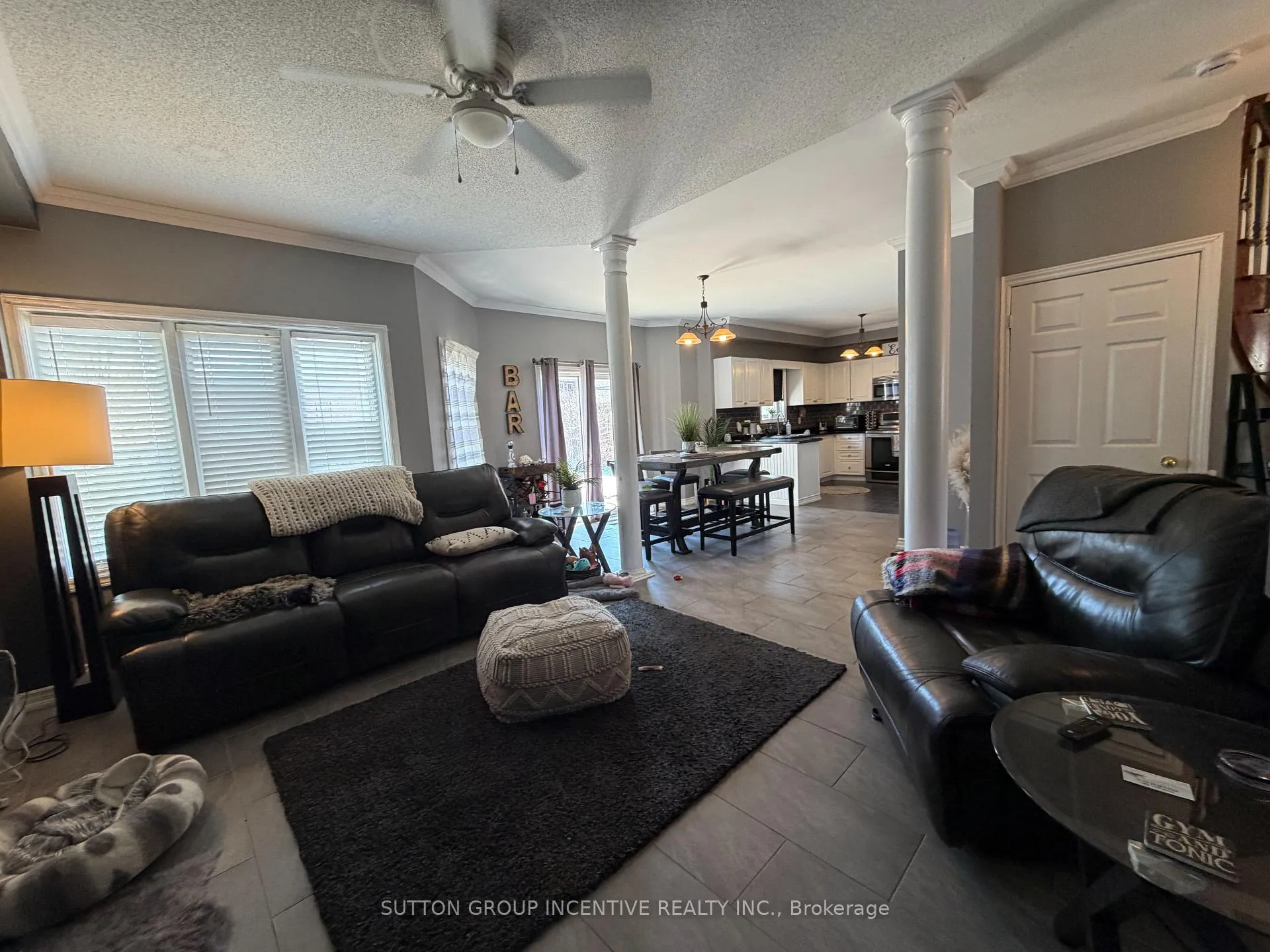 Photo 5 of 422 Mapleton Avenue, Barrie, Ardagh — HOMEH