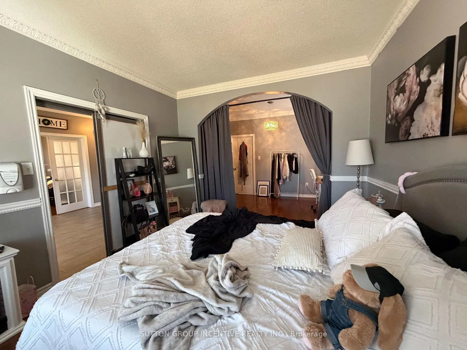 Photo 10 of 422 Mapleton Avenue, Barrie, Ardagh — HOMEH