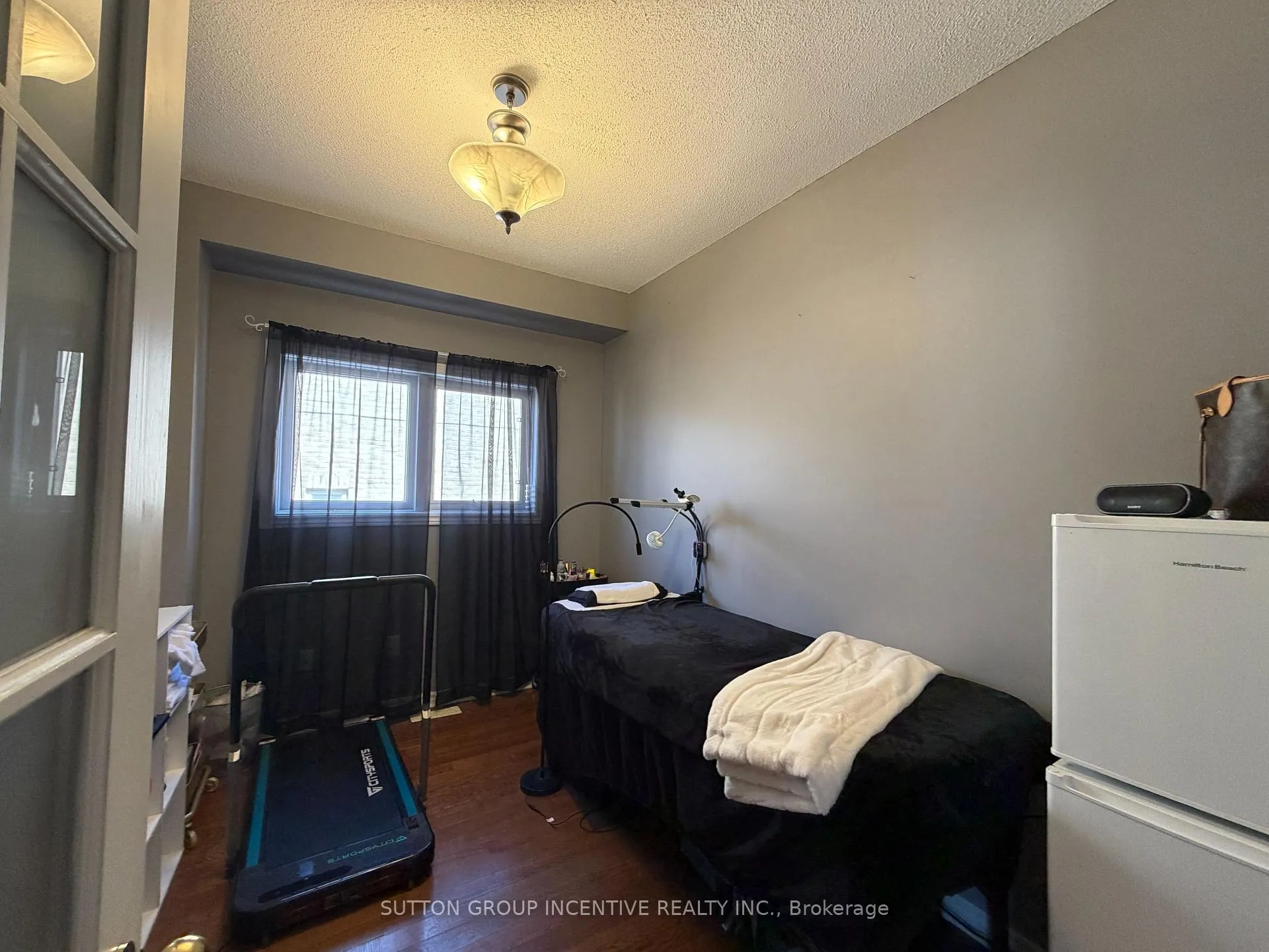 Photo 12 of 422 Mapleton Avenue, Barrie, Ardagh — HOMEH