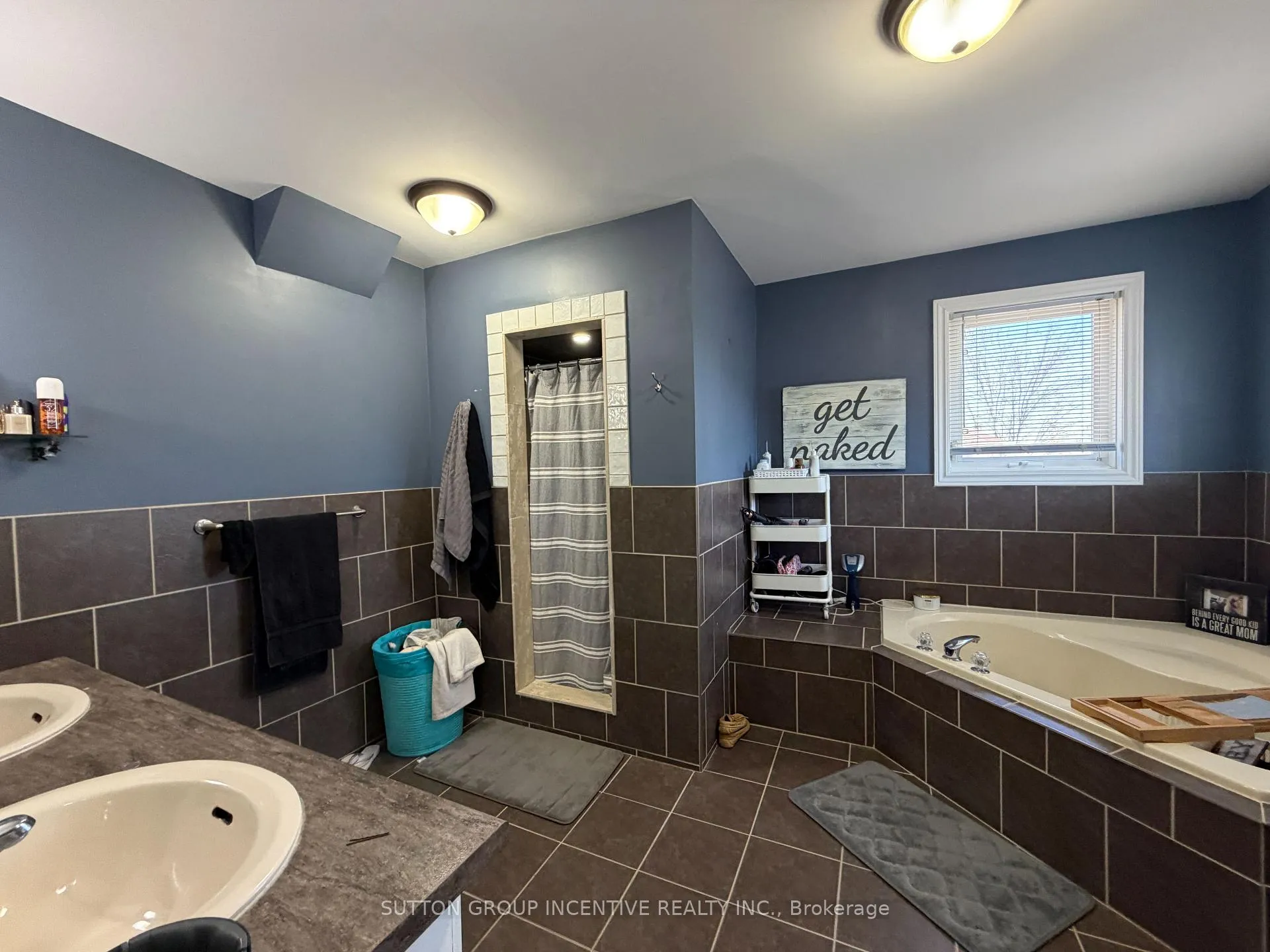 Photo 19 of 422 Mapleton Avenue, Barrie, Ardagh — HOMEH
