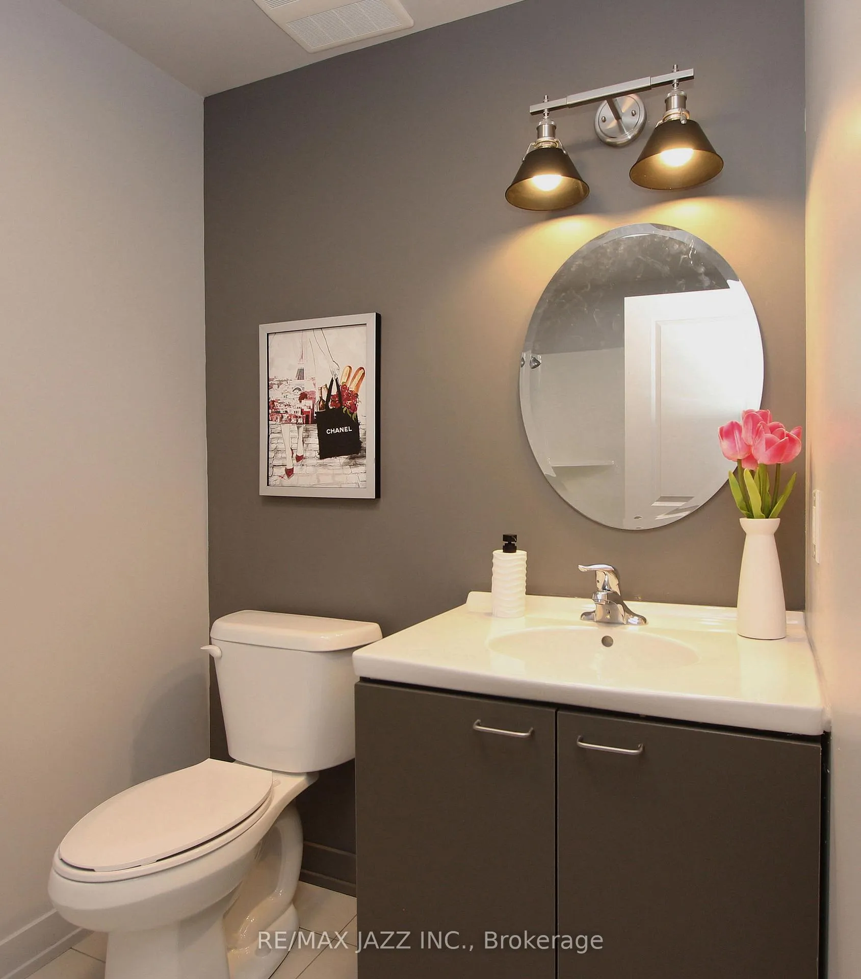 Photo 6 of Unit 211, 14 1/2 King Street E, Oshawa, O'Neill — HOMEH