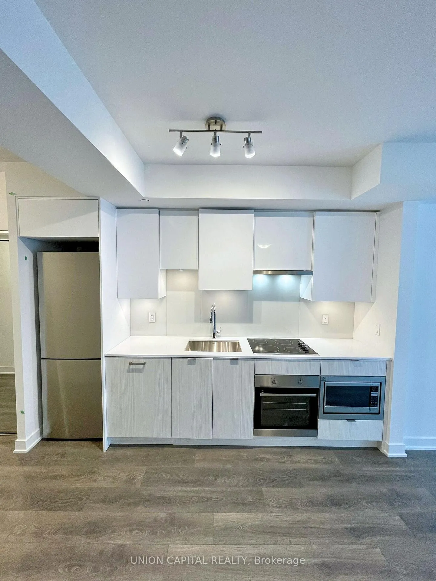 Photo 6 of Unit 2506, 99 Broadway Avenue, Toronto, Mount Pleasant West — HOMEH