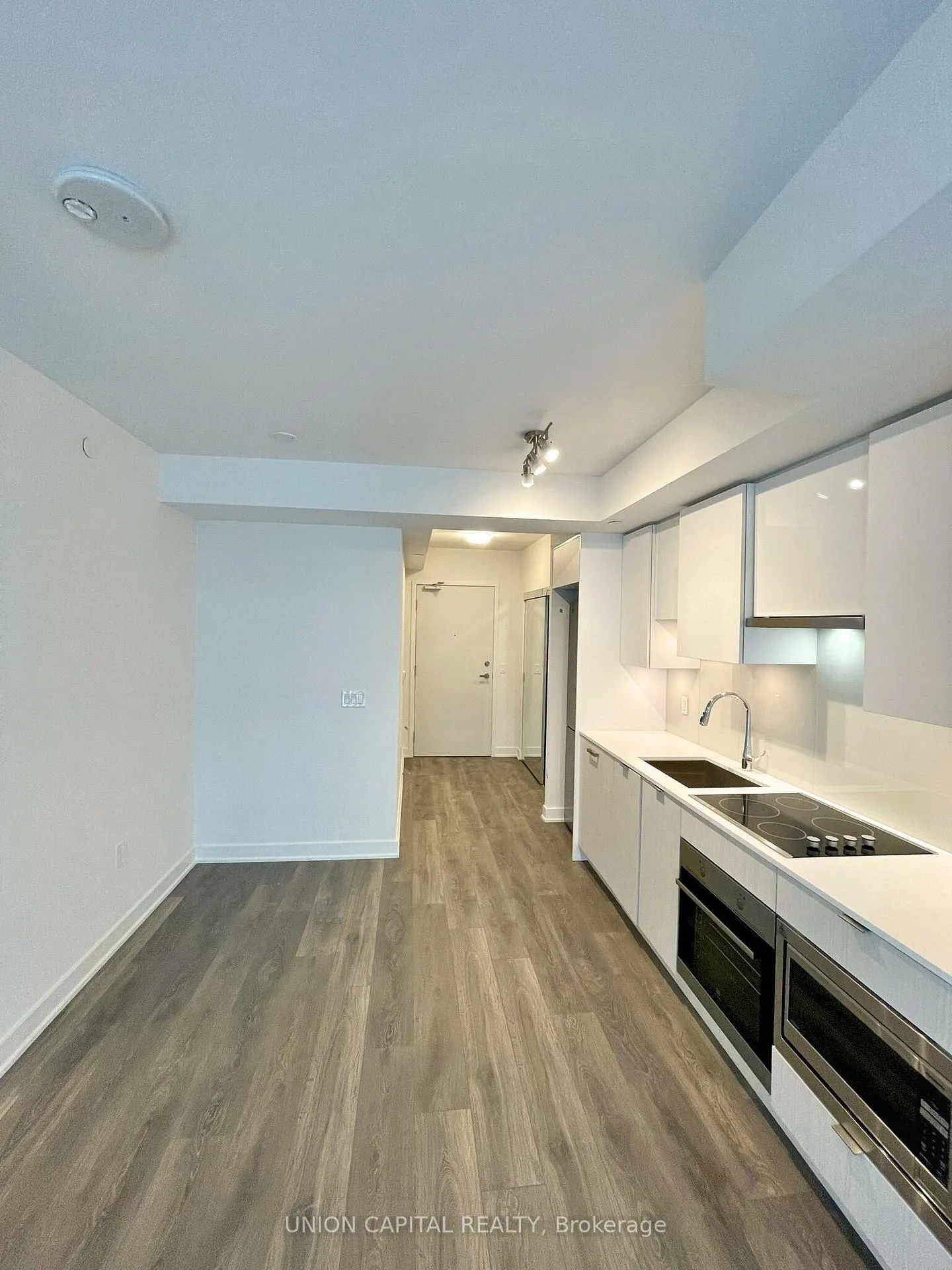 Photo 8 of Unit 2506, 99 Broadway Avenue, Toronto, Mount Pleasant West — HOMEH