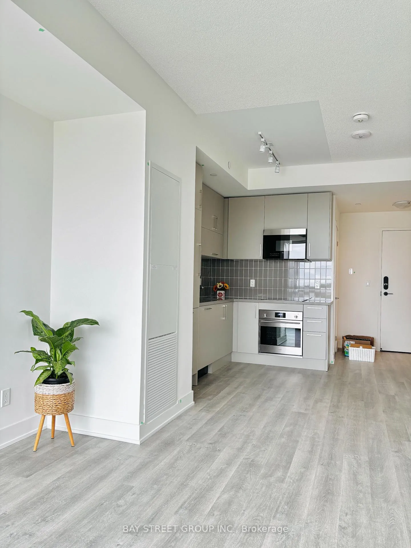 Photo 4 of Unit 1208, 38 Andre De Grasse Street, Markham, Unionville — HOMEH