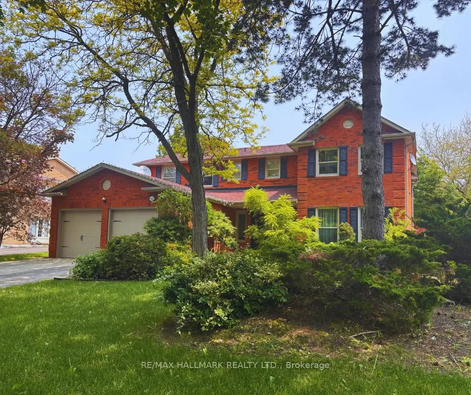 Front of 82 Windermere Crescent S